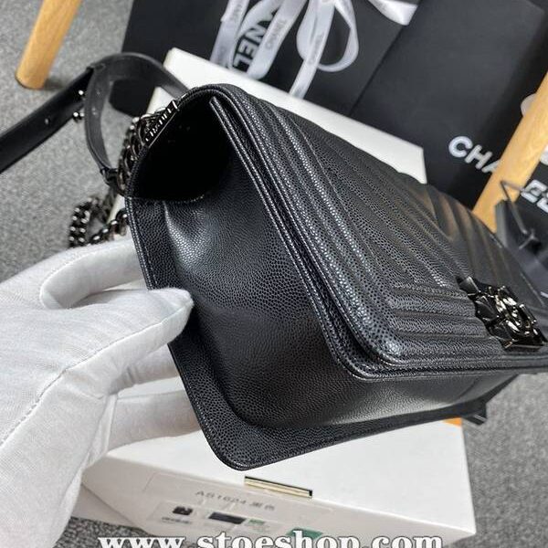 高仿精品批發chanel 18秋冬爆款67086 leboy系列V格進口細球紋小牛皮chb12039