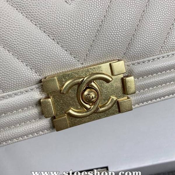高仿包chanel 18秋冬爆款67086 leboy系列V格進口細球紋小牛皮chb12041