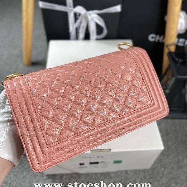 高仿網台灣chanel 18秋冬爆款67086 leboy系列菱格進口細球紋小牛皮chb12048