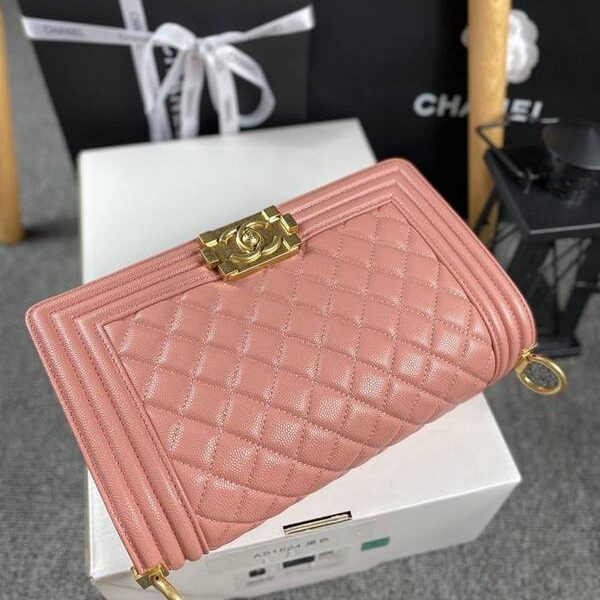 高仿網台灣chanel 18秋冬爆款67086 leboy系列菱格進口細球紋小牛皮chb12048