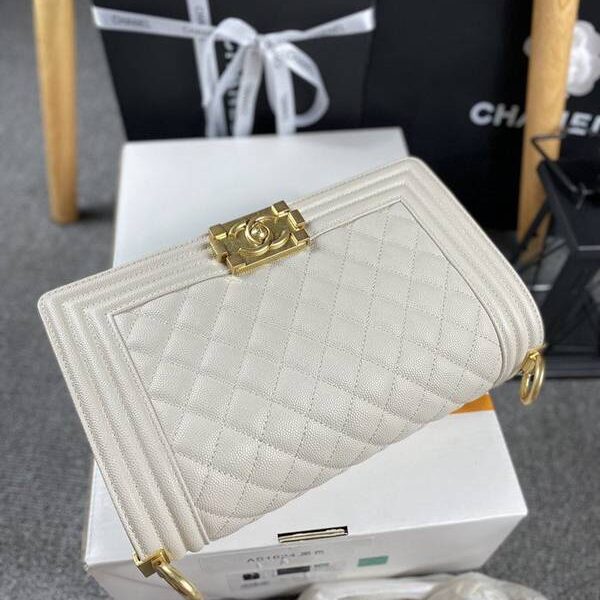 高仿精品chanel 18秋冬爆款67086 leboy系列菱格進口細球紋小牛皮chb12051