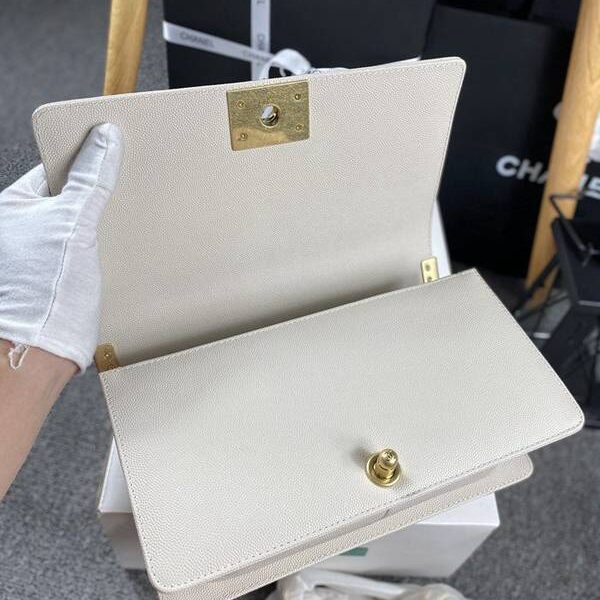 高仿精品chanel 18秋冬爆款67086 leboy系列菱格進口細球紋小牛皮chb12051