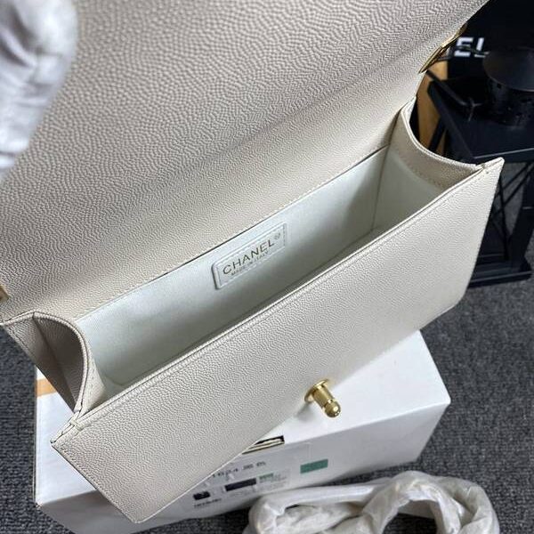 高仿精品chanel 18秋冬爆款67086 leboy系列菱格進口細球紋小牛皮chb12051