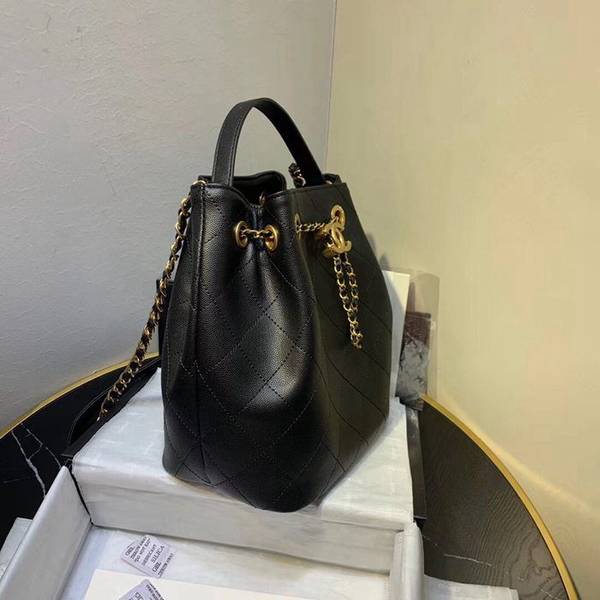 頂級原單chanel2020早秋新款黑金魚子醬牛皮水桶包chb12442 3 頂級原單chanel2020早秋新款黑金魚子醬牛皮水桶包chb12442