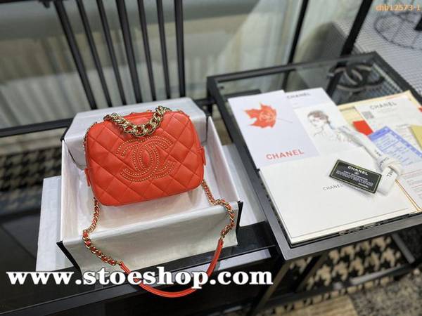 原版A貨AS1513 chanel最新羊皮鉚釘相機包chb12573