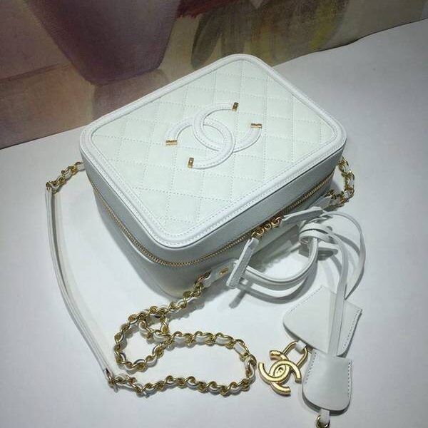 奢侈品chanel 93342化妝包立體感logo原廠魚醬子牛皮chb12710