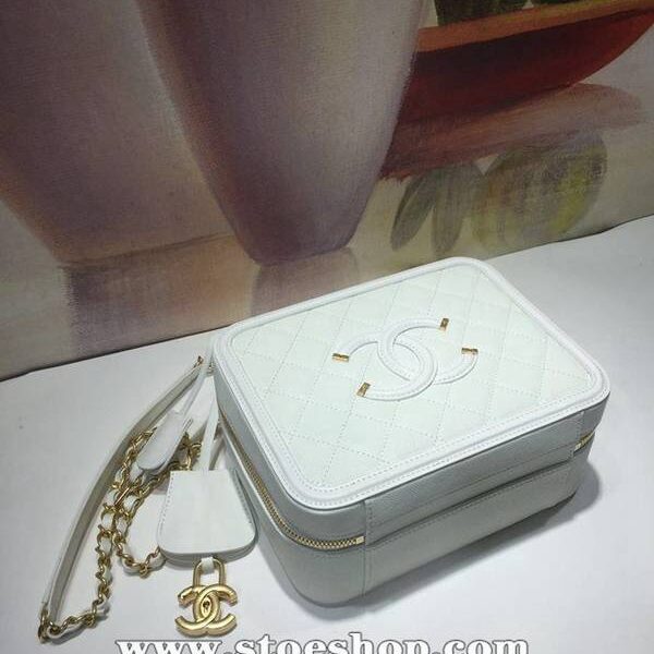 奢侈品chanel 93342化妝包立體感logo原廠魚醬子牛皮chb12710