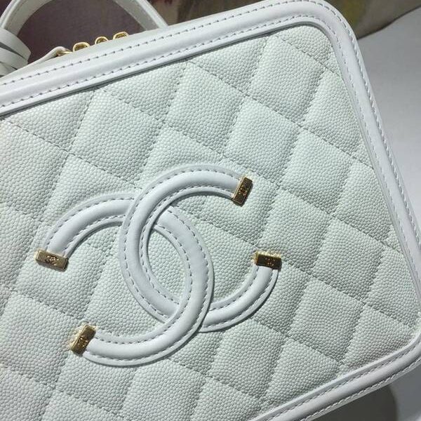 奢侈品chanel 93342化妝包立體感logo原廠魚醬子牛皮chb12710