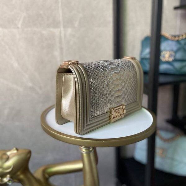 高仿A貨A67086 chanel 經典中號口蓋包chb12963