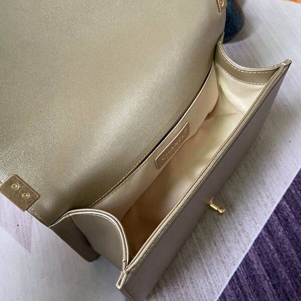 高仿A貨A67086 chanel 經典中號口蓋包chb12963