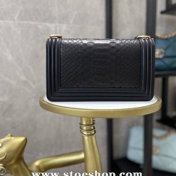 高仿原版A67086 chanel 經典中號口蓋包chb12965