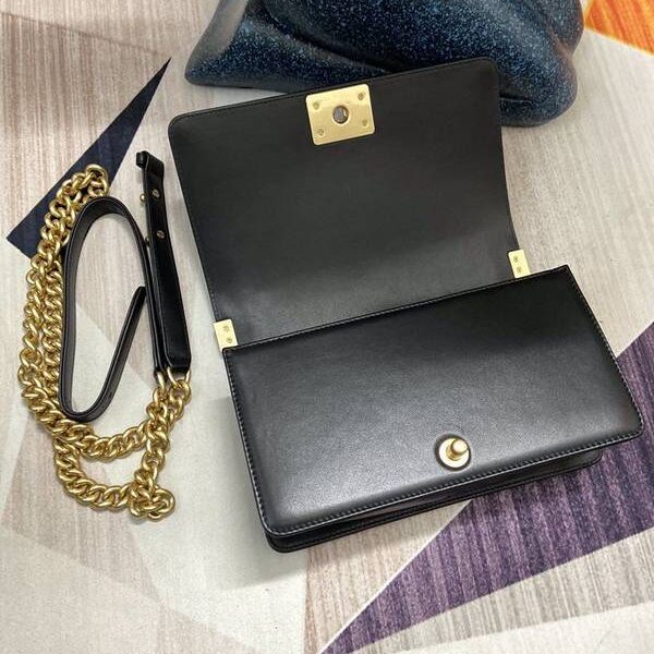 高仿原版A67086 chanel 經典中號口蓋包chb12965