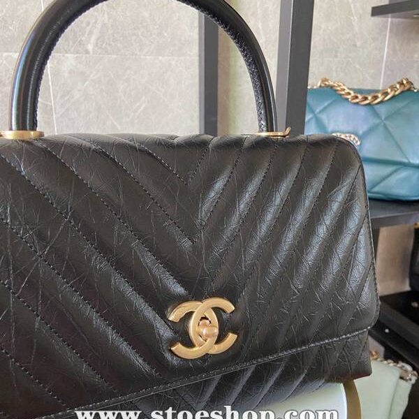 名牌高仿chanel 92991最新V格油臘皮配與油臘皮手柄單肩斜挎手提口蓋包chb13090