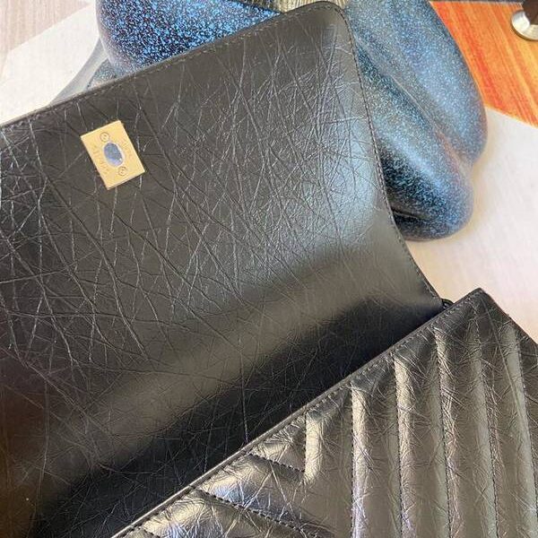 名牌高仿chanel 92991最新V格油臘皮配與油臘皮手柄單肩斜挎手提口蓋包chb13090