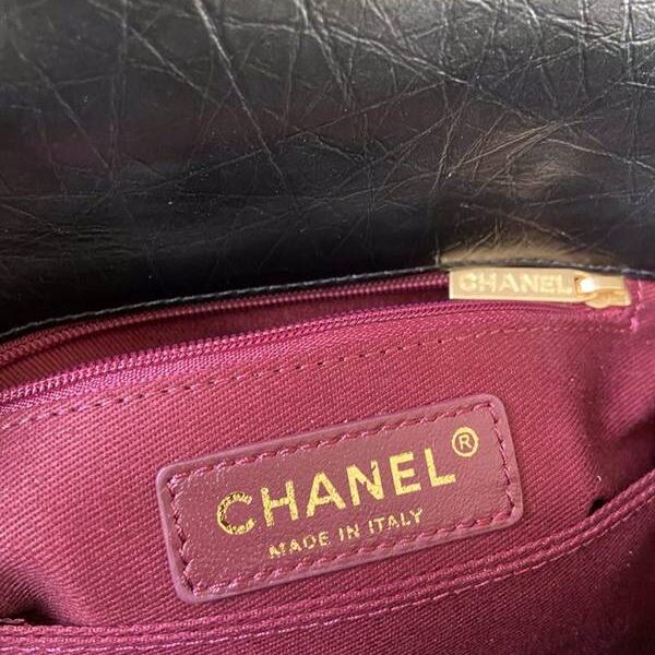 頂級高仿chanel92990最新V格油臘皮配與油臘皮手柄單肩斜挎手提口蓋包chb13105