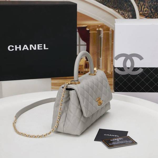 高仿a貨chanel A92990最新棱格細顆粒壓花小牛皮手柄單肩斜挎手提中號口蓋包chb13195 3 高仿a貨chanel A92990最新棱格細顆粒壓花小牛皮手柄單肩斜挎手提中號口蓋包chb13195