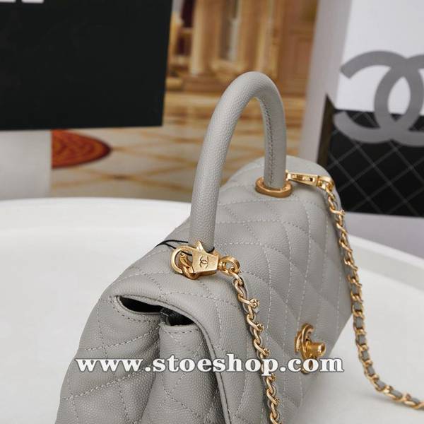 高仿a貨chanel A92990最新棱格細顆粒壓花小牛皮手柄單肩斜挎手提中號口蓋包chb13195 4 高仿a貨chanel A92990最新棱格細顆粒壓花小牛皮手柄單肩斜挎手提中號口蓋包chb13195