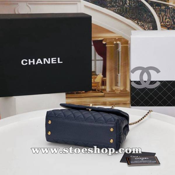 頂級高仿包包chanel A92990最新棱格細顆粒壓花小牛皮手柄單肩斜挎手提中號口蓋包chb13196 6 頂級高仿包包chanel A92990最新棱格細顆粒壓花小牛皮手柄單肩斜挎手提中號口蓋包chb13196
