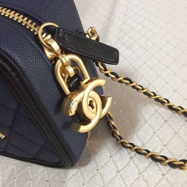 頂級高仿chanel 93341化妝包logo原廠魚子醬牛皮chb13232