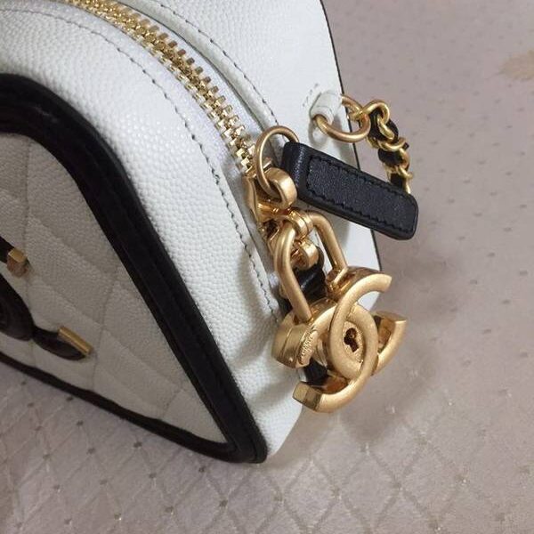 高仿包包批發chanel 93341化妝包logo原廠魚子醬牛皮chb13236