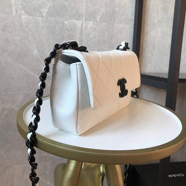 高仿包包批發chanel 21早春度假系列 AS2302熊貓包翻蓋鏈條包顆粒壓花小牛皮chb13493