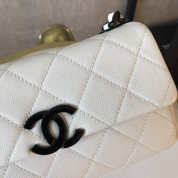 高仿包包批發chanel 21早春度假系列 AS2302熊貓包翻蓋鏈條包顆粒壓花小牛皮chb13493