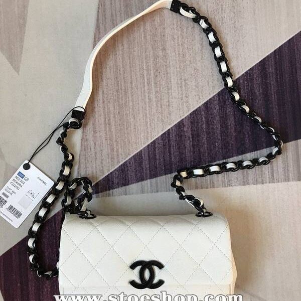 高仿包包批發chanel 21早春度假系列 AS2302熊貓包翻蓋鏈條包顆粒壓花小牛皮chb13493