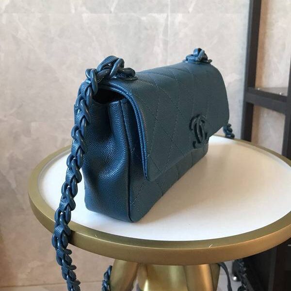 高仿包chanel 21早春度假系列 AS2302熊貓包翻蓋鏈條包顆粒壓花小牛皮chb13495