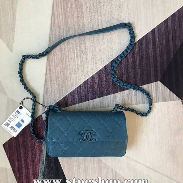 高仿包chanel 21早春度假系列 AS2302熊貓包翻蓋鏈條包顆粒壓花小牛皮chb13495