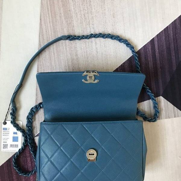 原單chanel 21早春度假系列AS2303熊貓包翻蓋鏈條包顆粒壓花小牛皮chb13498