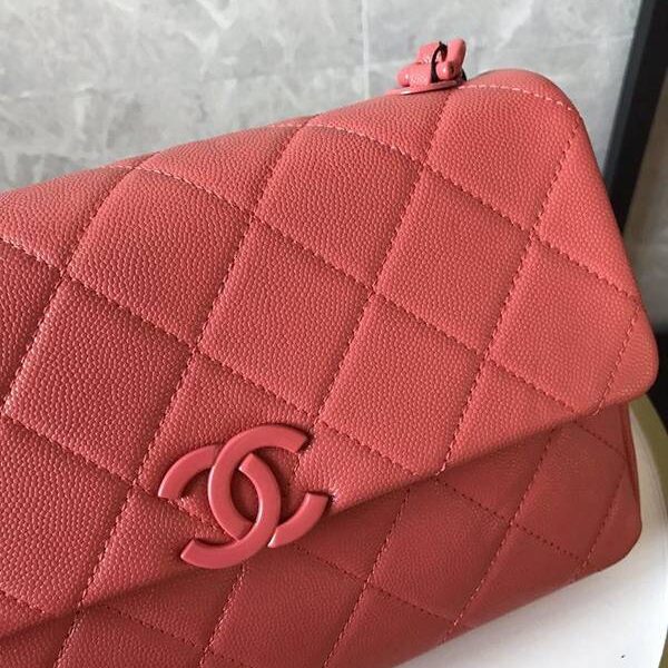 a貨chanel 21早春度假系列AS2303熊貓包翻蓋鏈條包顆粒壓花小牛皮chb13499