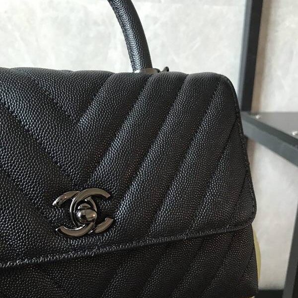 a貨chanel A92990最新V格細顆粒壓花小牛皮配球紋手柄單肩斜挎手提中號口蓋包chb13661