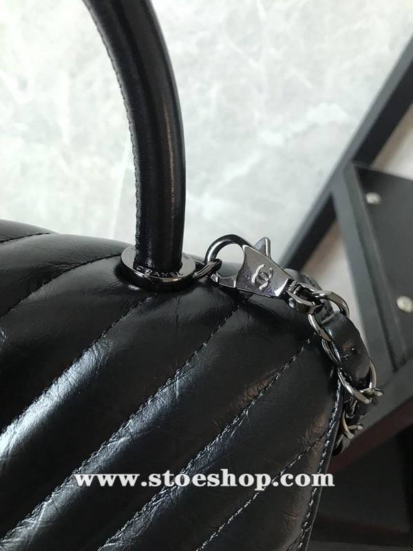 原單chanel 最新V格油臘皮配與油臘皮手柄單肩斜挎手提口蓋包chb13663 6 原單chanel 最新V格油臘皮配與油臘皮手柄單肩斜挎手提口蓋包chb13663