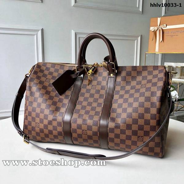 奢侈品頂級高仿原單KEEPALL 45/50/55 旅行袋（配肩帶）41428咖啡45公分 於1924年面市的Keepall系列，是手提包的現代始祖。它質地柔軟，內部寬敞，以Monogram帆布製成，配有雙拉鏈開合和可脫卸姓名吊牌。尺寸45 x 27 x 20釐米/50 x 29 x 22 釐米/55 x 31 x 24釐米hhlv10033