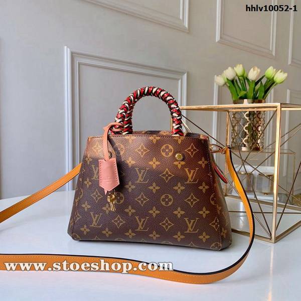高仿原單 M44671 2019 秋季款 Montaigne BB 手袋採用 Monogram 帆布演繹棱角分明，編織手柄添綴新意。內部設計彰顯巧思；除手提和肘挎，可拆卸肩帶另提供斜挎選擇。尺寸29.20.13hhlv10052