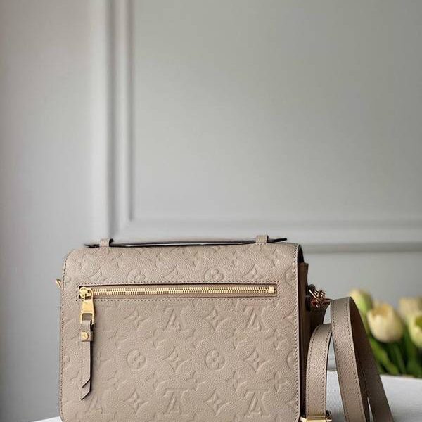 高仿精品批發原單 M44738 Pochette Métis選用柔軟的Monogram Empreinte皮革面料hhlv10194