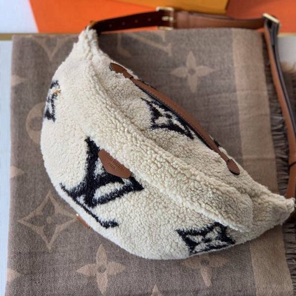 高仿包包原單M55425植絨絨布毛絨腰包 BUMBAG 腰包Monogram帆布hhlv10487
