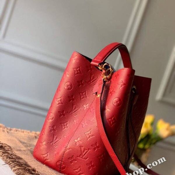 高仿名牌包頂級原單 M45256 胭脂紅 NéoNoé 中號水桶包Monogram Empreinte 壓紋皮革hhlv10545