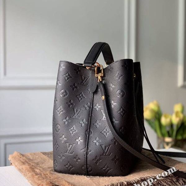 高仿精品批發頂級原單 M45256 黑色 NéoNoé 中號水桶包取材 Monogram Empreinte 壓紋皮革hhlv10547