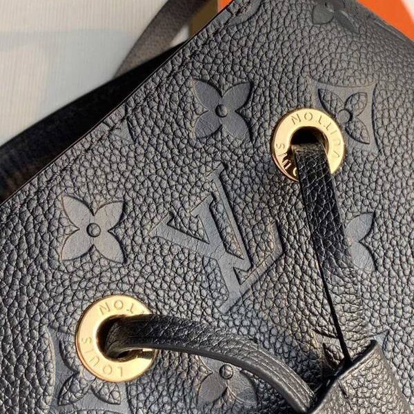 高仿精品批發頂級原單 M45256 黑色 NéoNoé 中號水桶包取材 Monogram Empreinte 壓紋皮革hhlv10547