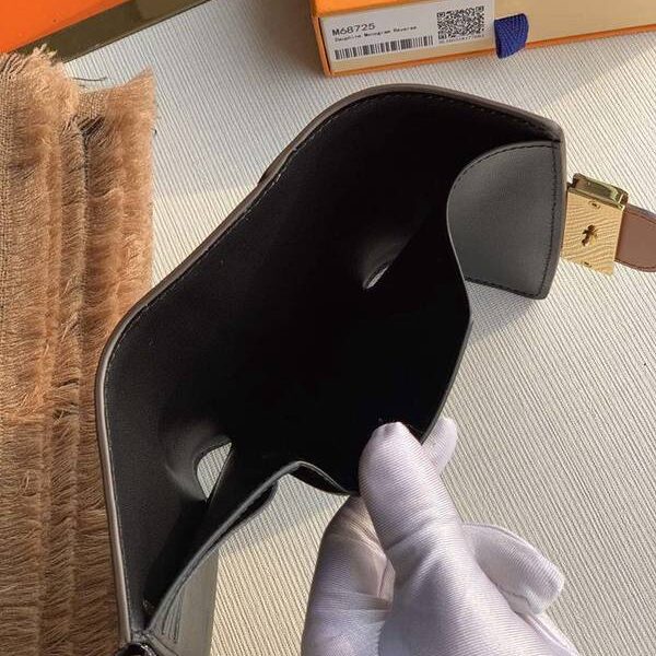 高仿精品推薦lv新品 M68725 短款錢夾Dauphine短款錢夾hhlv10550