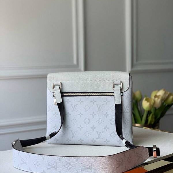 A貨之家原單 M30411 OUTDOOR FLAP 信使包Taga 皮革Monogram Eclipse 帆布hhlv11458