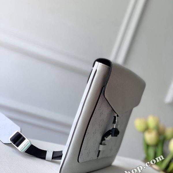 A貨之家原單 M30411 OUTDOOR FLAP 信使包Taga 皮革Monogram Eclipse 帆布hhlv11458
