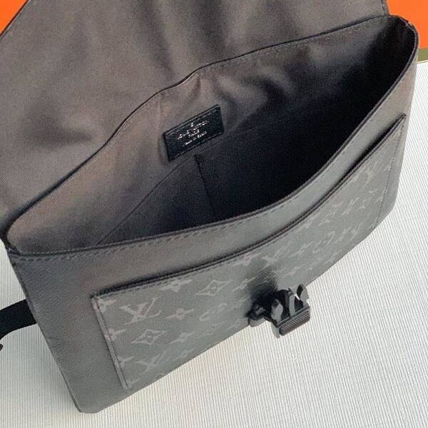 高仿包包原單 M30413 OUTDOOR FLAP 信使包Taga 皮革Monogram Eclipse 帆布hhlv11459