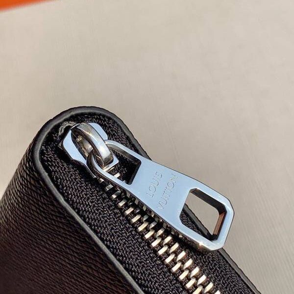 奢侈品a貨原單M30317 十字紋黑色Zippy Vertical 錢夾hhlv11502