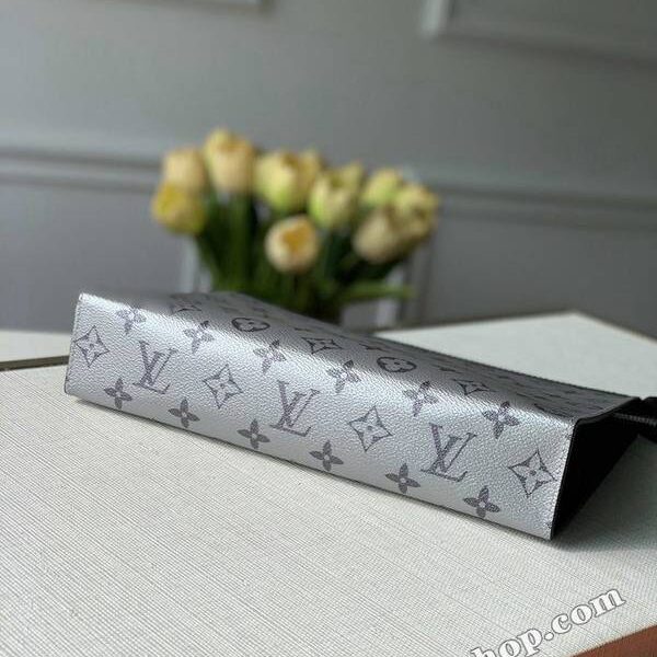 最高等級M61692 銀花全新標誌性銀色Monogram Eclipse帆布全新Pochette Voyage中號手袋hhlv11606