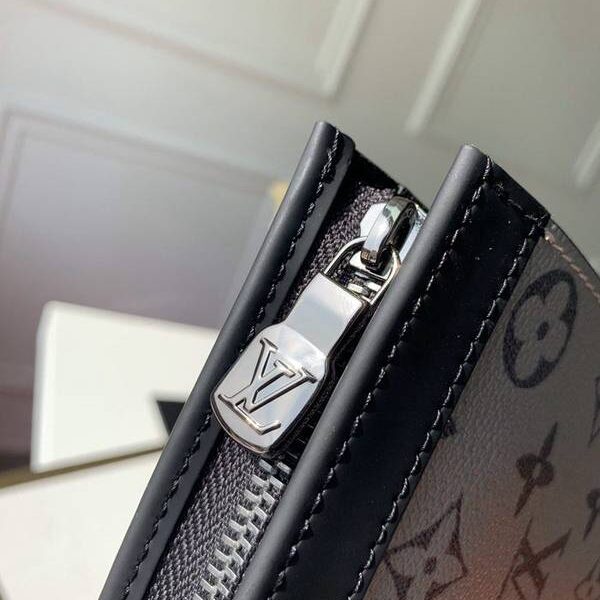 最高等級M61692 銀花全新標誌性銀色Monogram Eclipse帆布全新Pochette Voyage中號手袋hhlv11606