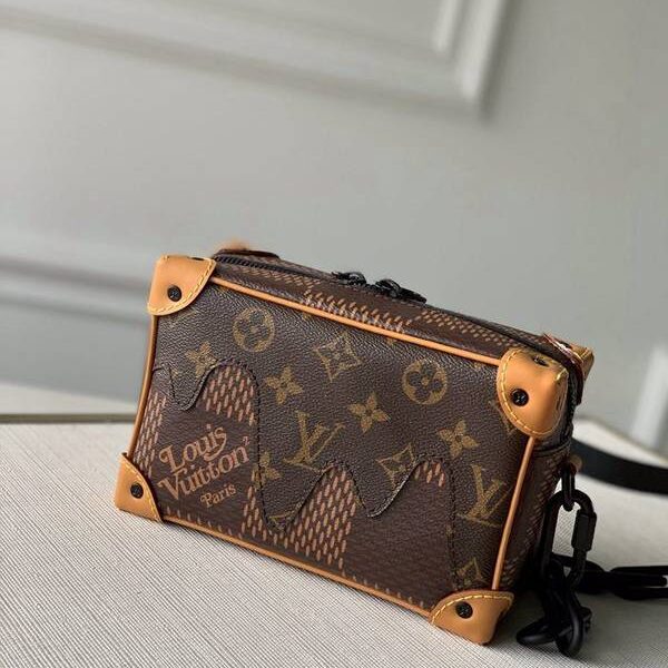 高仿精品頂級原單新款來襲MINI SOFT TRUNK 手袋M44480聯名hhlv11621