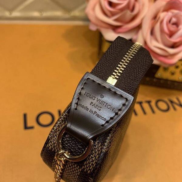 高仿包台灣lv小手袋M58009咖啡格MINI POCHETTE ACCESSORIES小提包hhlv11642