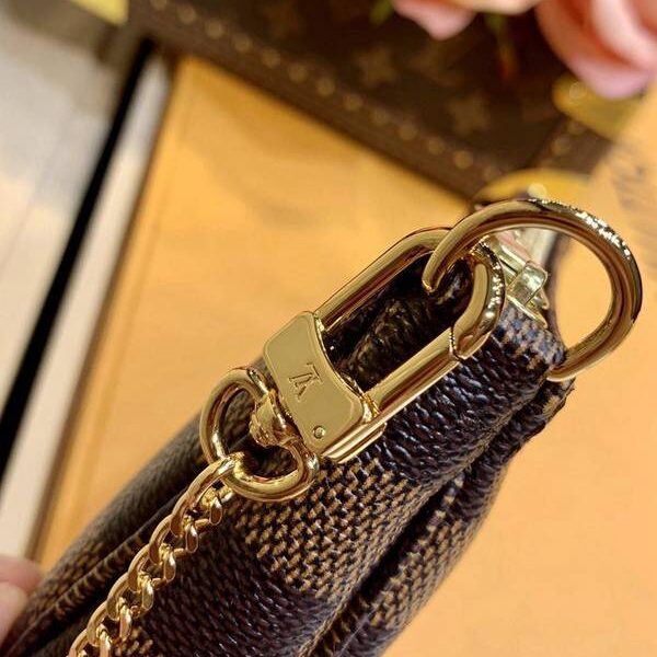 高仿包台灣lv小手袋M58009咖啡格MINI POCHETTE ACCESSORIES小提包hhlv11642